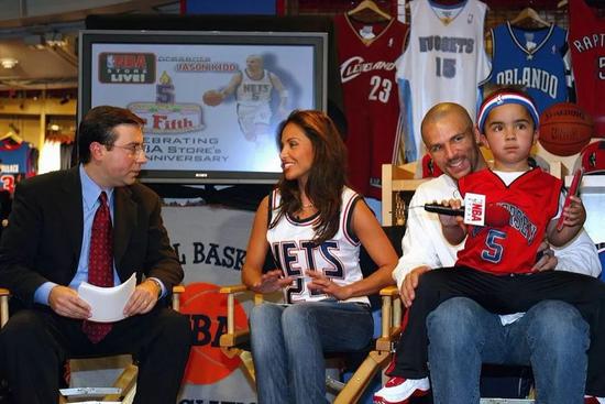 ‘星空体育官网’霍城掀起“送法农村”消防知识宣传活动热潮(图2)